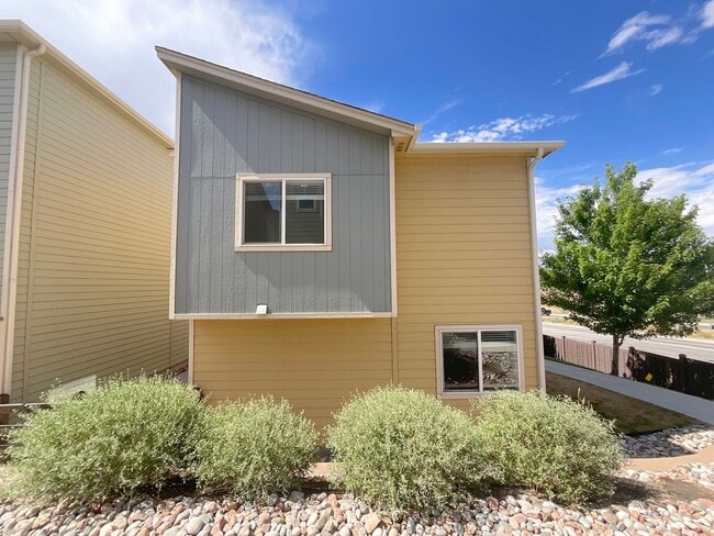 Building Photo - 2 Bedroom Home Available S Union Blvd & Martin Luther Kings Jr Bypass!
