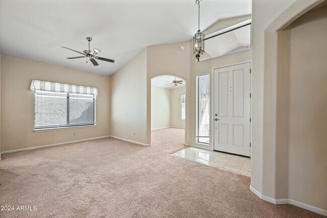 Foto del edificio - 4624 N Desert Stream Way