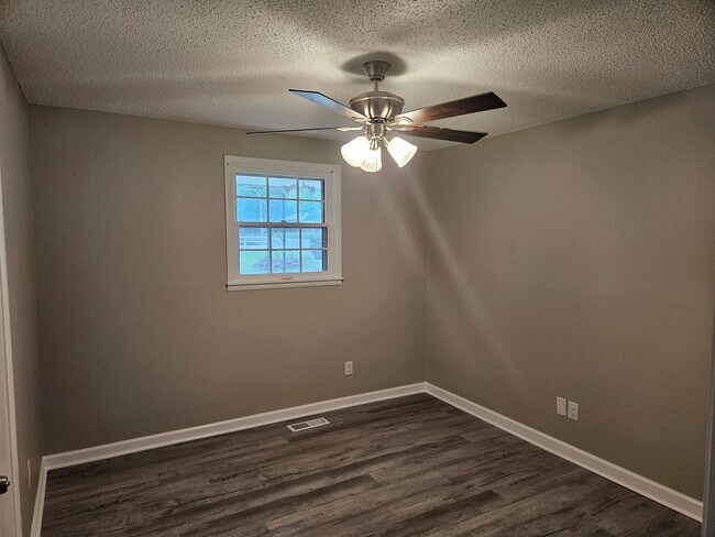 Foto del edificio - ****JUST REDUCED****2318 Floyd Ave, Murfre...