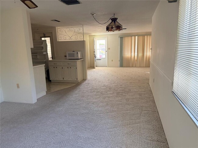 Building Photo - 10502 Laburnum Dr