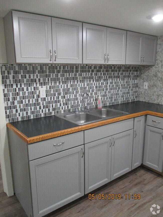Building Photo - 47 S Sterley St