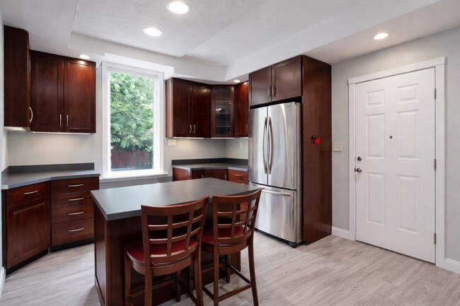 Foto del edificio - 5432 Ellsworth Ave