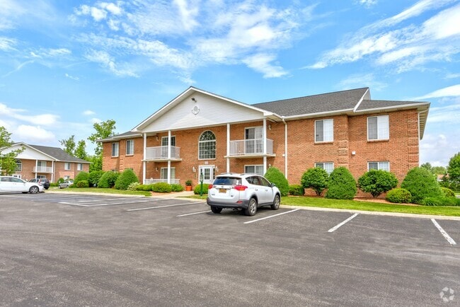 Building Photo - Village Green