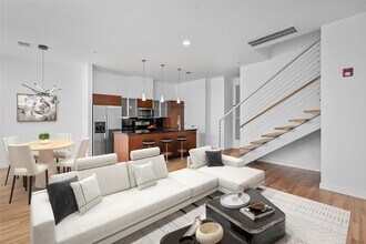 Building Photo - 5712 Winsome Ln