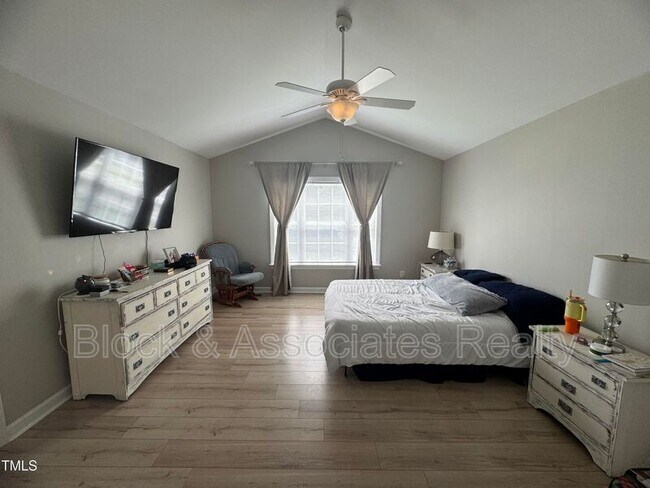 Building Photo - 122 Alberbury Commons Ct