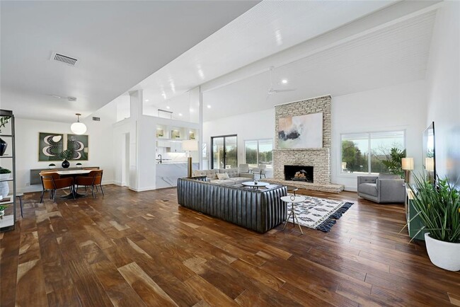 Building Photo - 5700 Penick Dr