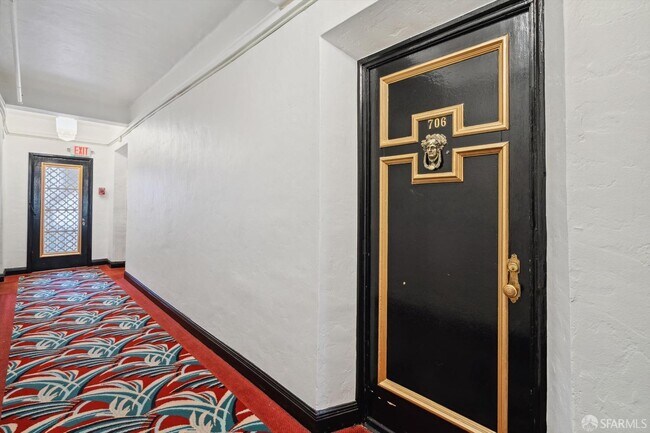 Foto del edificio - 631 O'Farrell St