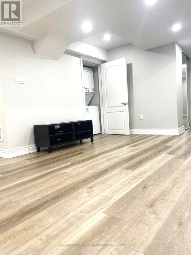 Photo du bâtiment - 142 Yates Dr