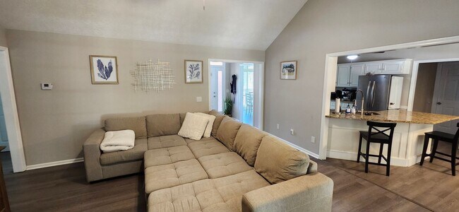 Foto del edificio - 4 bedroom home in North Columbus
