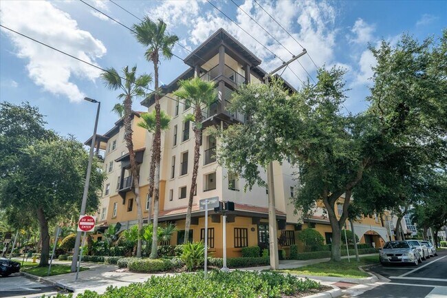Foto del edificio - 200 4th Ave S
