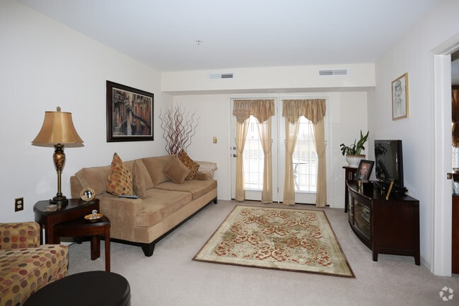 Living Room - Crestmount Senior Apartments