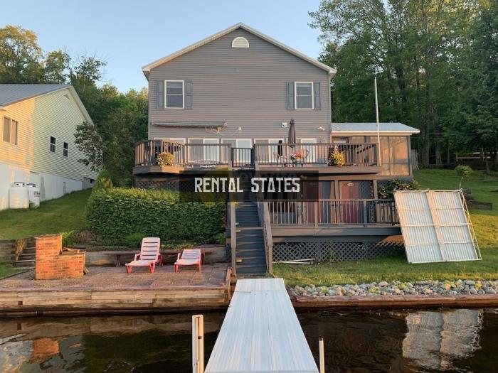 Foto principal - 4 bedroom in Bernhards Bay NY 13028