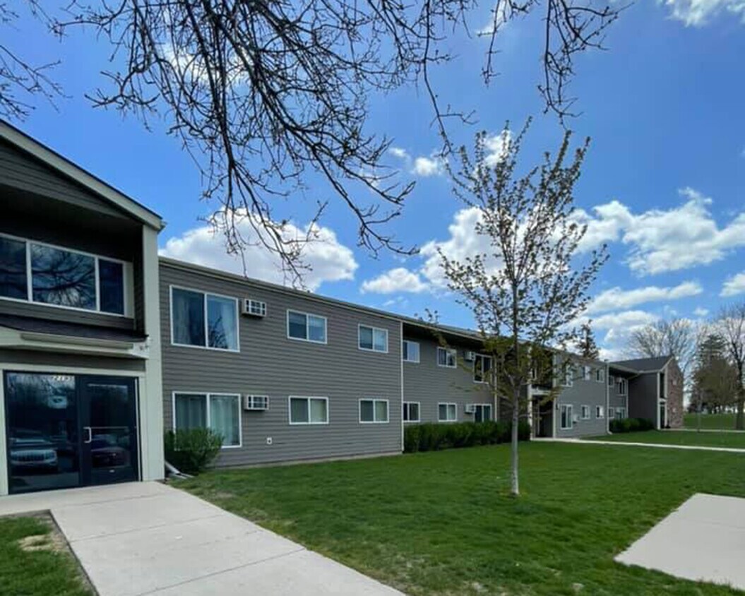 Exterior - Nobles Square Apartments