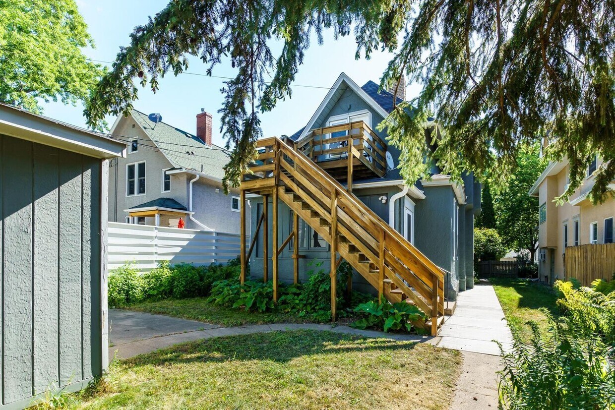 Building Photo - 1310 Adams St NE