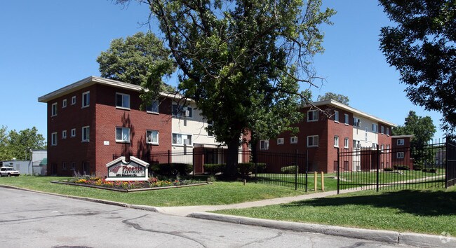 Hubbard Gardens Apartments Indianapolis In Building Hubbard Gardens