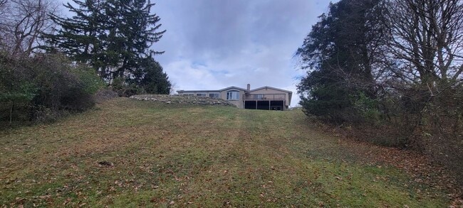 Building Photo - 35527 Springvale St