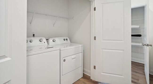Building Photo - 7047 Lash Ln