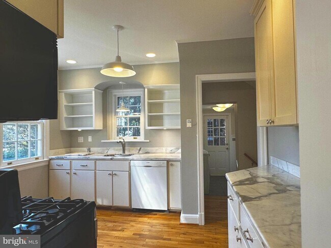 Foto del edificio - 6419 31st St NW