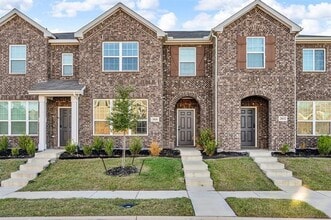 Building Photo - 2828 Percheron Dr