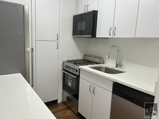 Building Photo - East 89 Street
