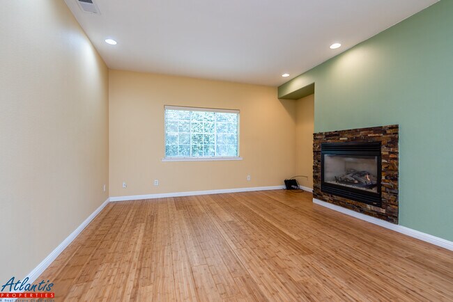 Building Photo - 1215 Windward Ln