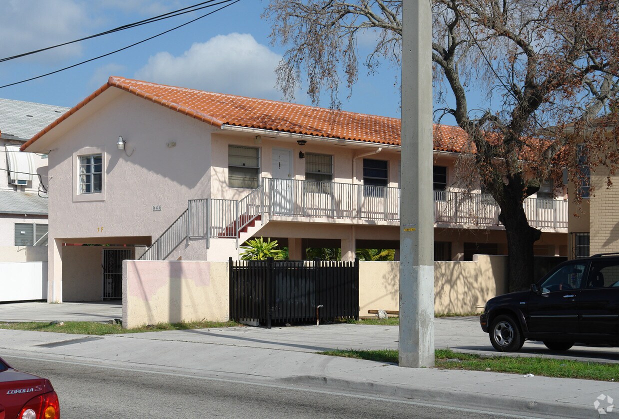 Building Photo - 1875 SW 7th St