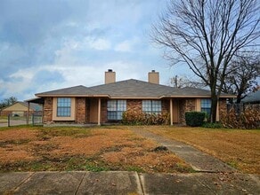 Building Photo - 2509 Stanford St