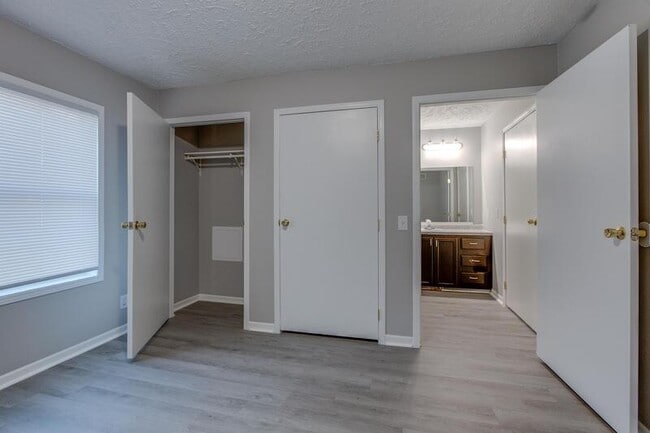 Building Photo - 301 Fair St