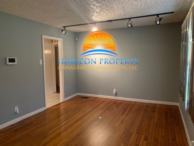 Foto del edificio - 3315 Kavanaugh Dr NW