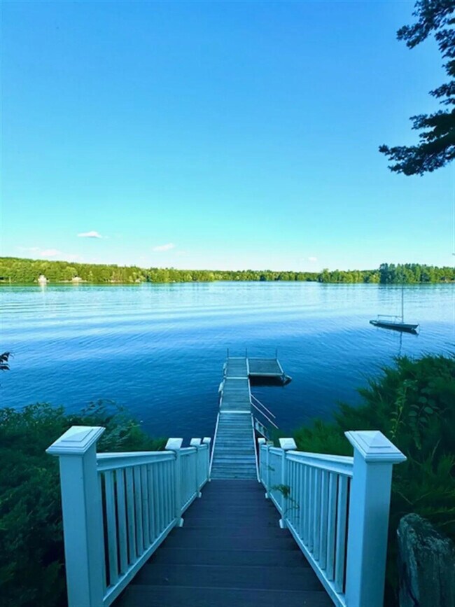 Foto del edificio - 100 Woods Grove Ln