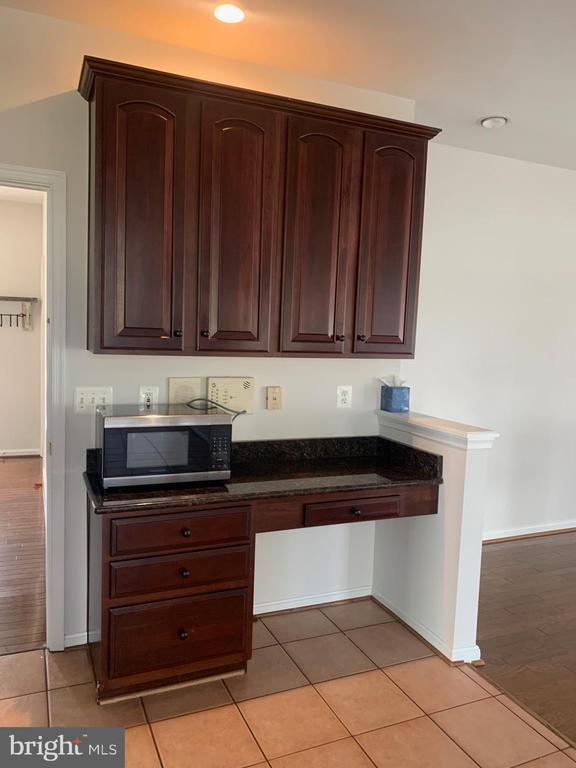 Building Photo - 649 Wintergreen Dr