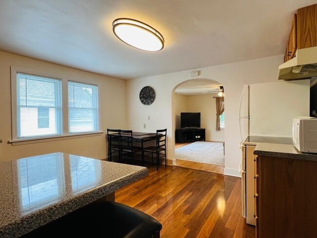 Building Photo - 66 Jackson St