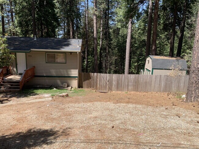 Foto del edificio - 3 bedroom 2 bathroom home near Sly Park Lake for rent!