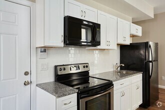 Building Photo - 5514 Woodland Ave