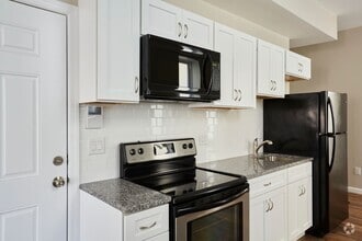 Building Photo - 5514 Woodland Ave