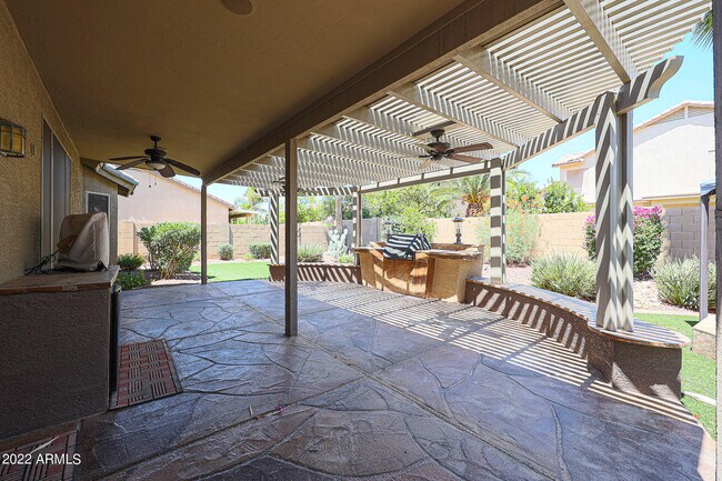 Foto del edificio - 16168 W Ironwood St