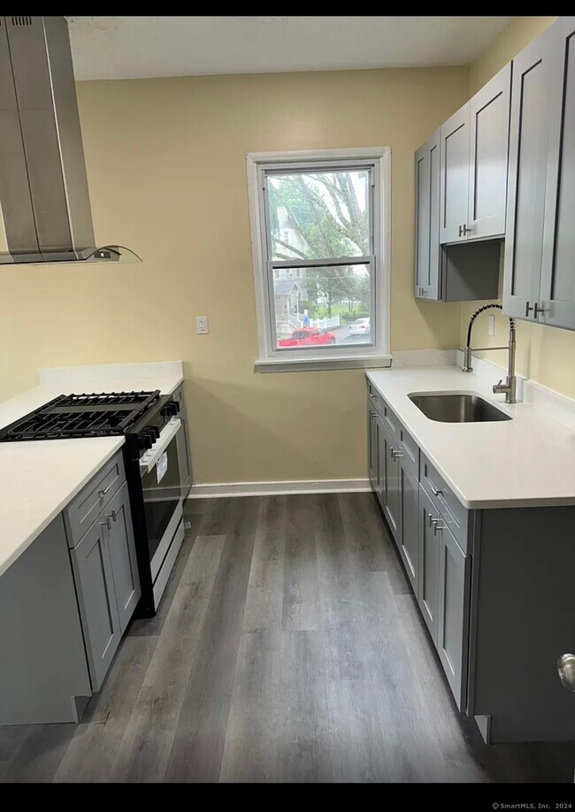 Foto del edificio - 13 Lines St