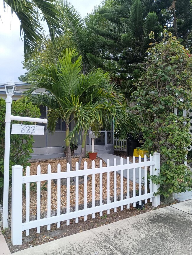 Foto del edificio - 622 N L St