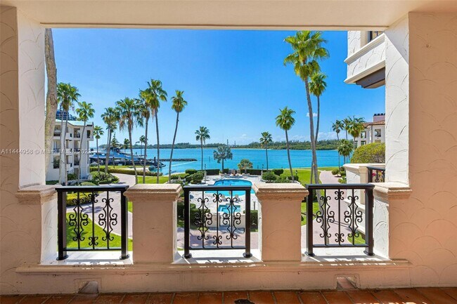 Foto del edificio - 2132 Fisher Island Dr
