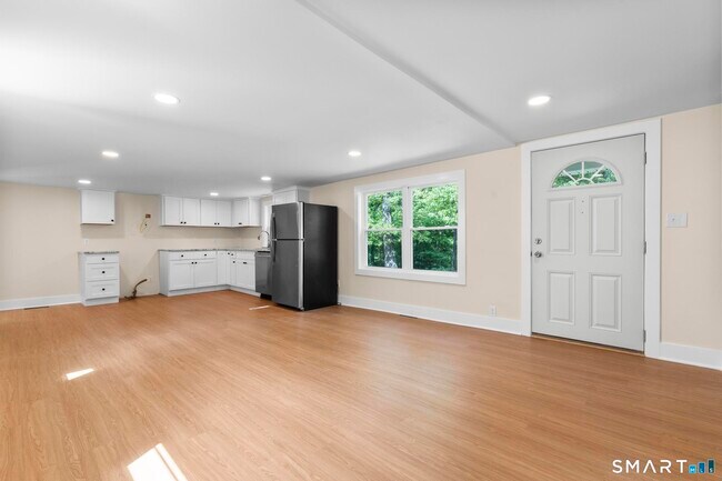 Building Photo - 173 Elm Hill Rd