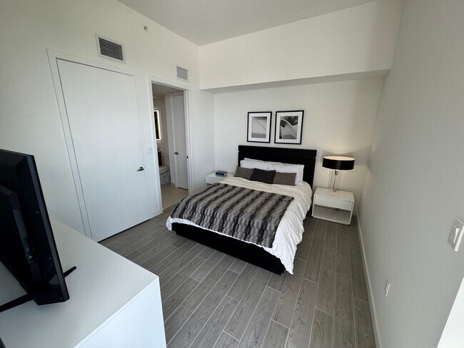 Dormitorio principal - 342 NE 35th St