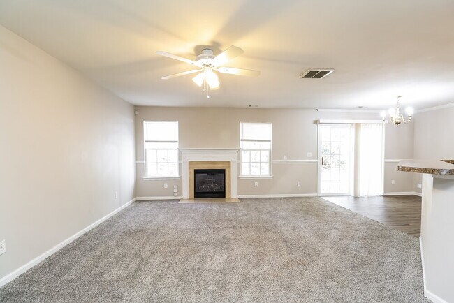 Building Photo - 7950 Bristle Ln
