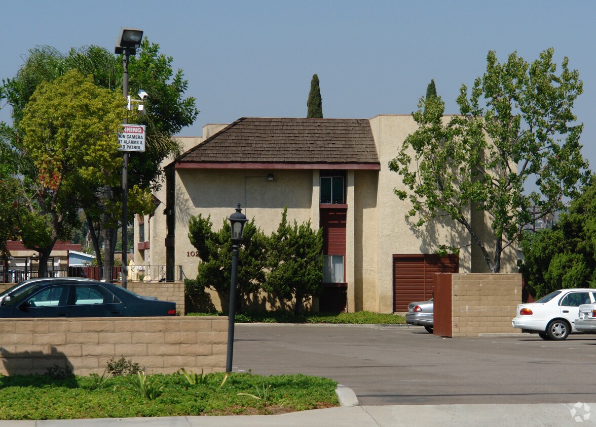 Building Photo - 1026 E Washington Ave