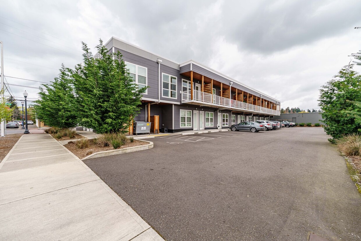 Primary Photo - Evergreen Townhomes