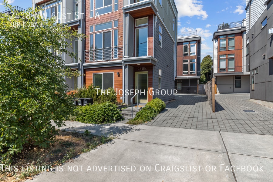 Primary Photo - Stunning Ballard 3 bed/2.5 bath with rooft...