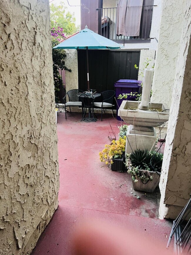 Foto del edificio - 659 W Terrylynn Pl