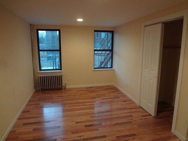 Building Photo - 159 Chrystie St