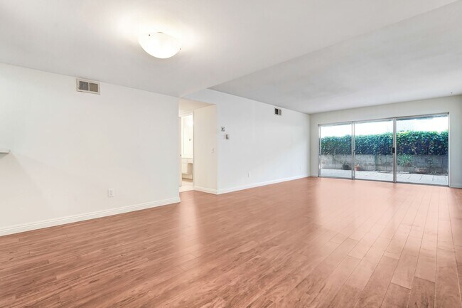 Foto del edificio - Parkwood Condo for Lease in Pasadena