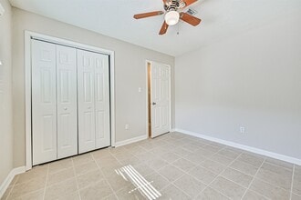 Building Photo - 1113 N Heron Dr