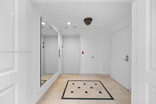 Foto del edificio - 9601 Collins Ave